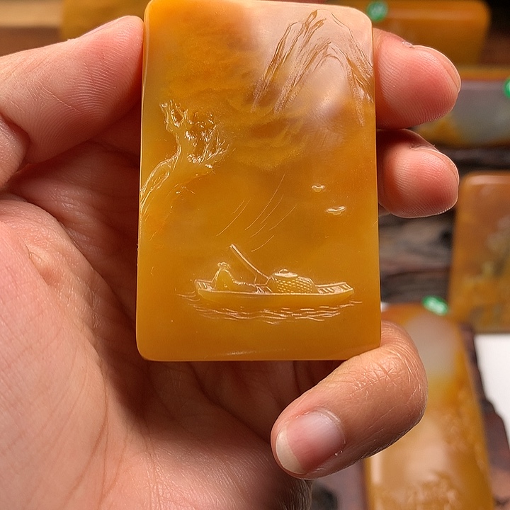 平***晚石英质玉（黄龙玉）未镶嵌颈饰