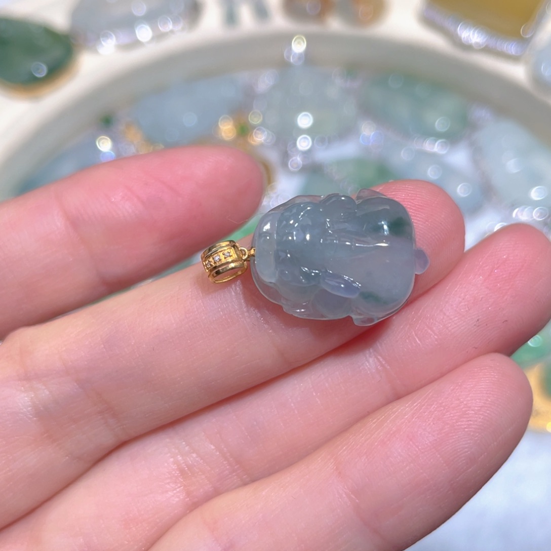 翡翠颈饰18K金镶嵌翡翠