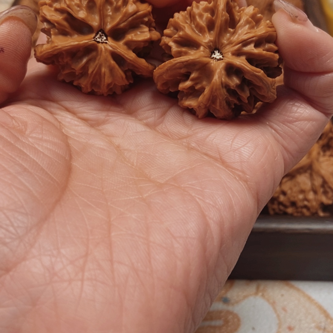 我***的吊坠文玩核桃盘山