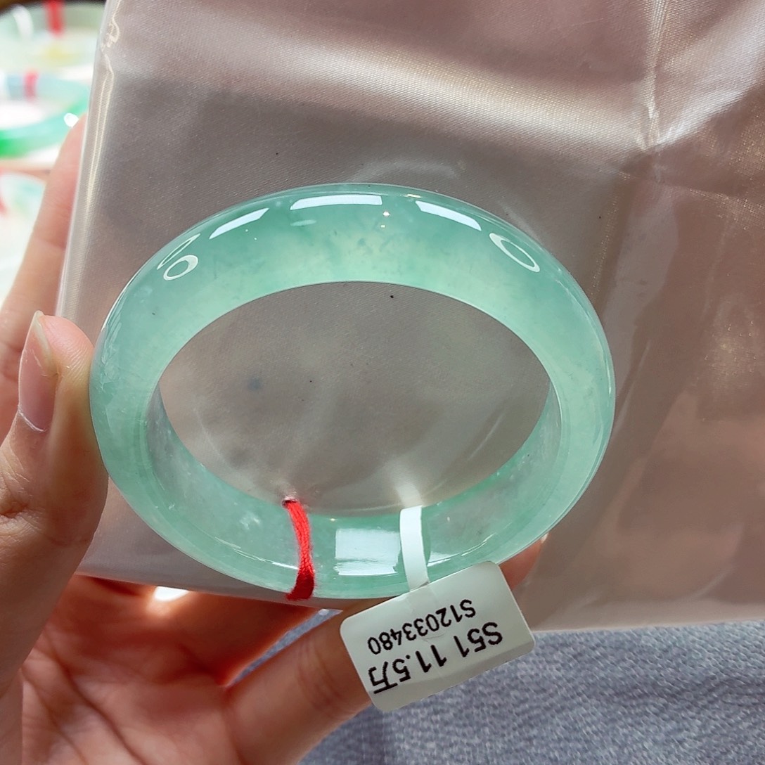 翡翠未镶嵌手镯52正圈 冰绿强推(3号)