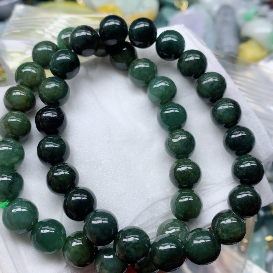 翡翠颈饰未镶嵌手串