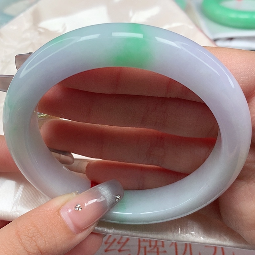 【闪购商品】翡翠手镯未镶嵌61圈