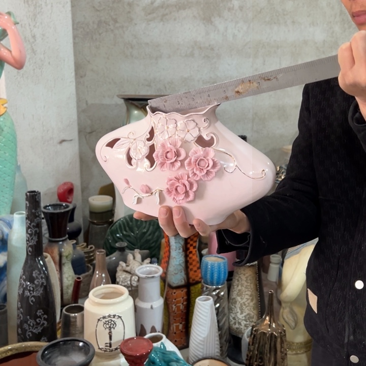 摆件高度18厘米口径10厘米微瑕捡漏干裂