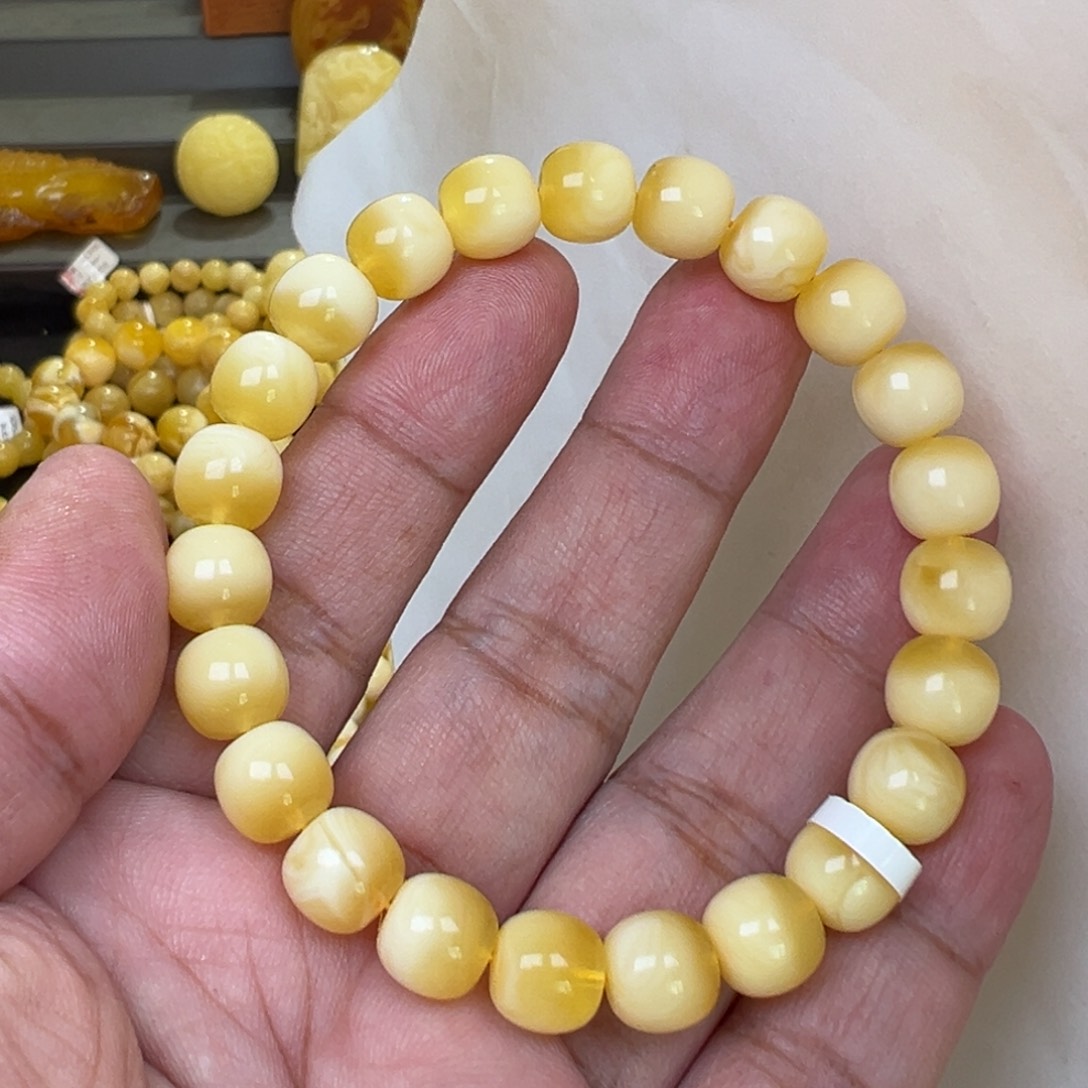 蜜蜡未镶嵌裸石9加12克