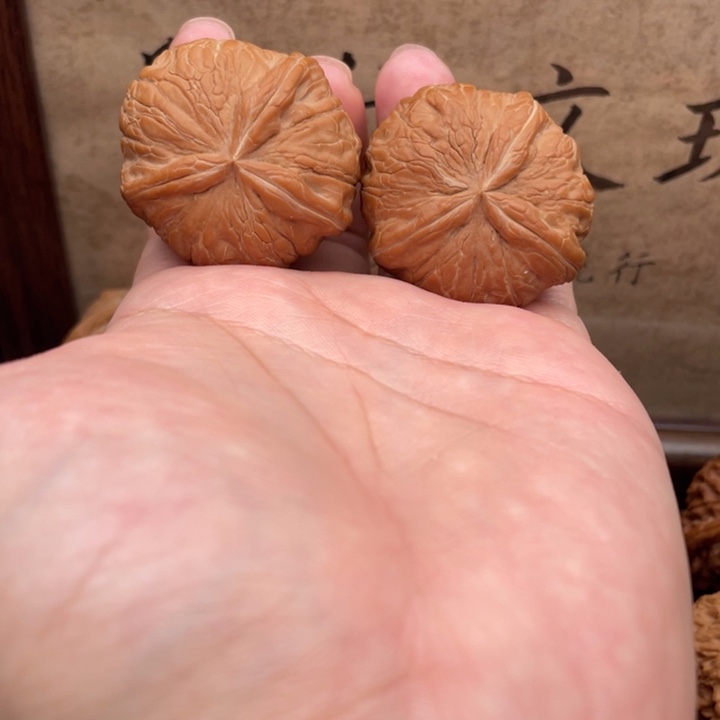 文玩核桃把件40元宝三棱