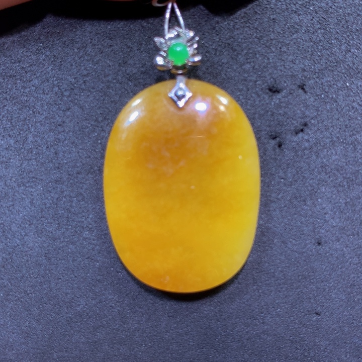 翡翠18K金镶嵌颈饰翡翠