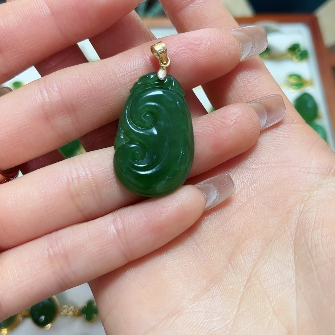 和田玉吊坠加链子银S925镶嵌