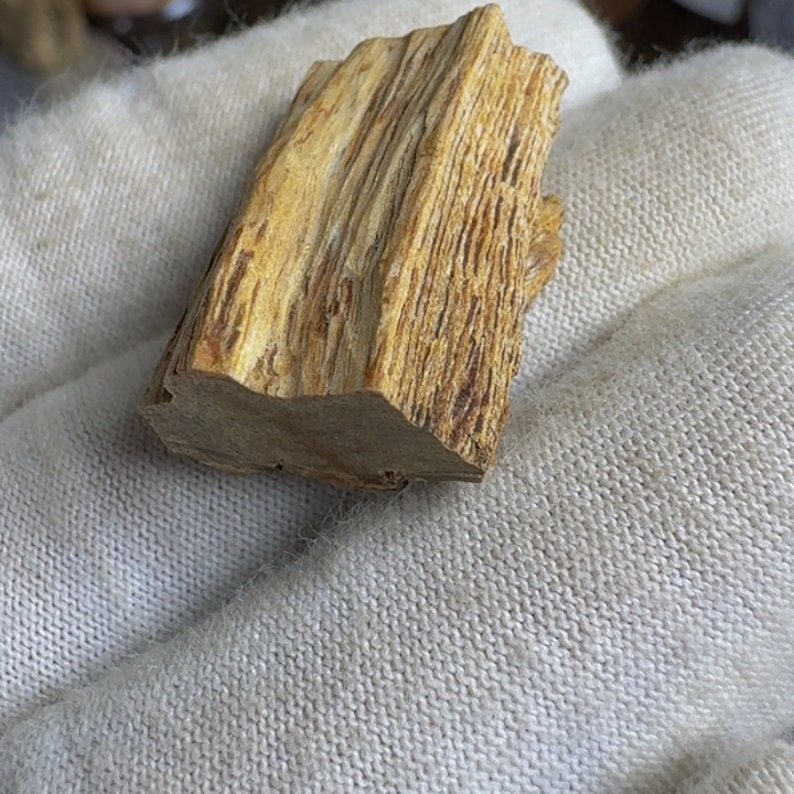 沉香沉香木制品百年虎斑棋1.75克