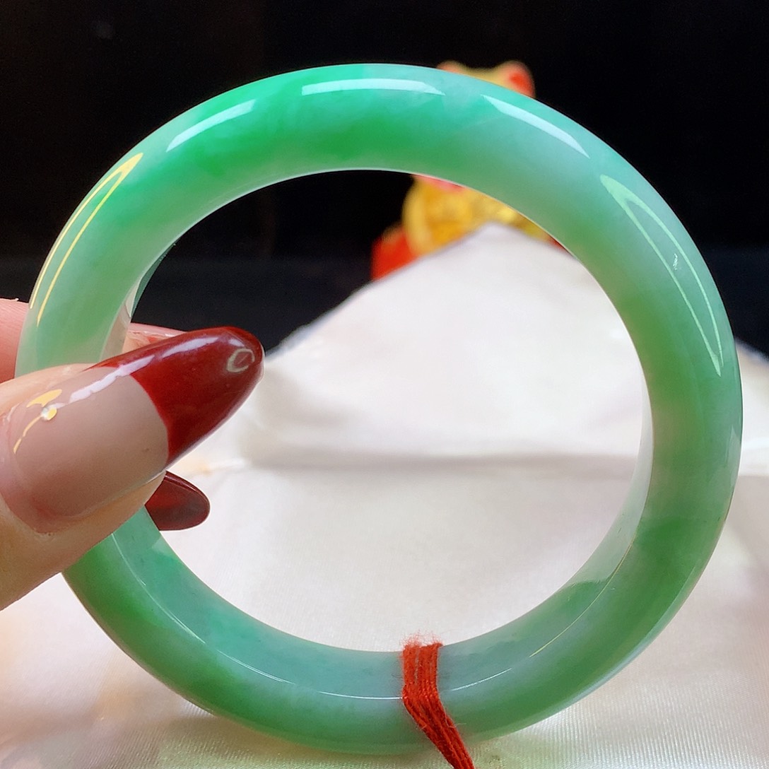 翡翠手镯未镶嵌天然翡翠5225