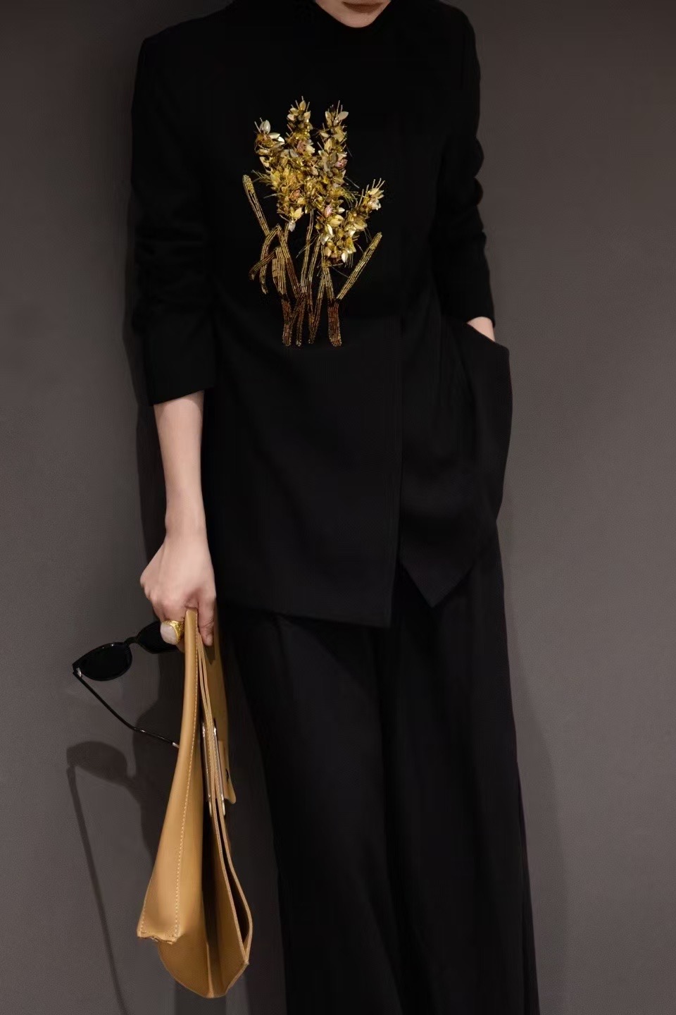 轻奢风民族风原创设计时尚套装秋冬圆领套装黑色长袖