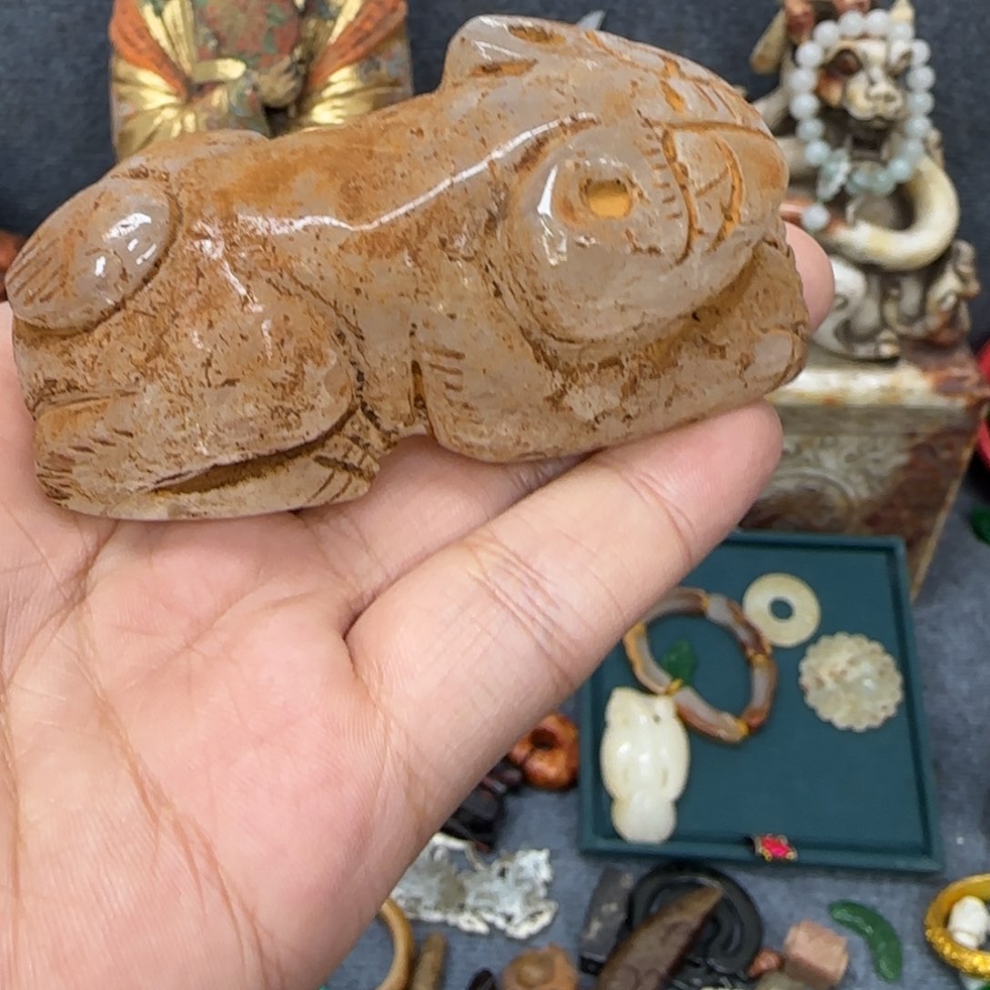未镶嵌和田玉（糖玉）挂件