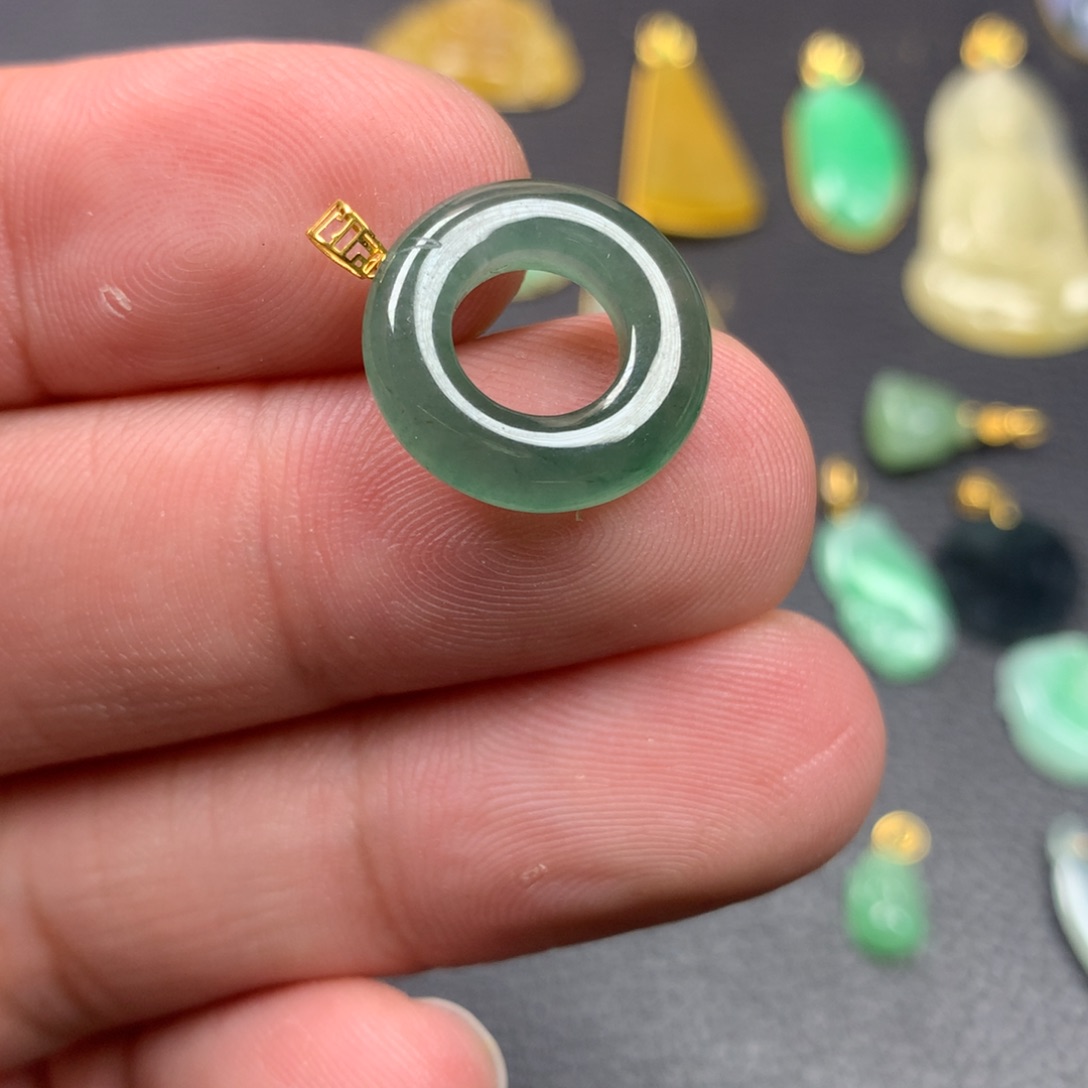 【闪购商品】颈饰18K金镶嵌翡翠翡翠