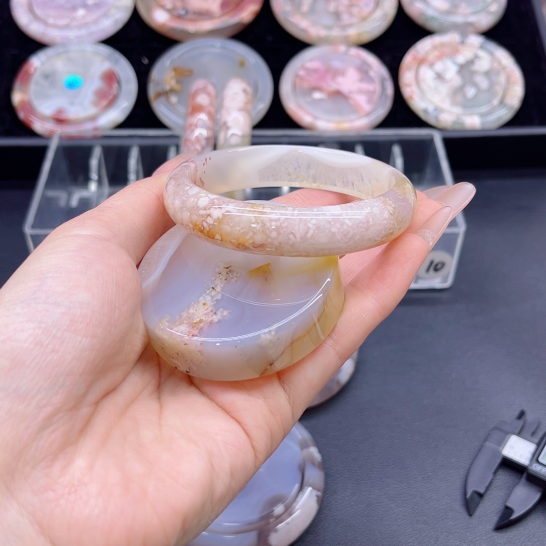 玛瑙/玉髓手镯未镶嵌57