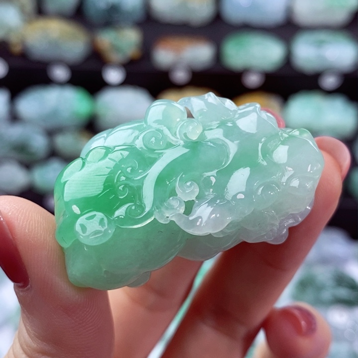 翡翠颈饰未镶嵌天然