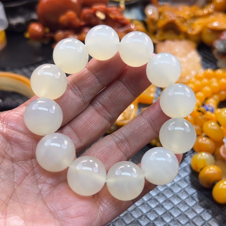 石英质玉（黄龙玉）颈饰未镶嵌