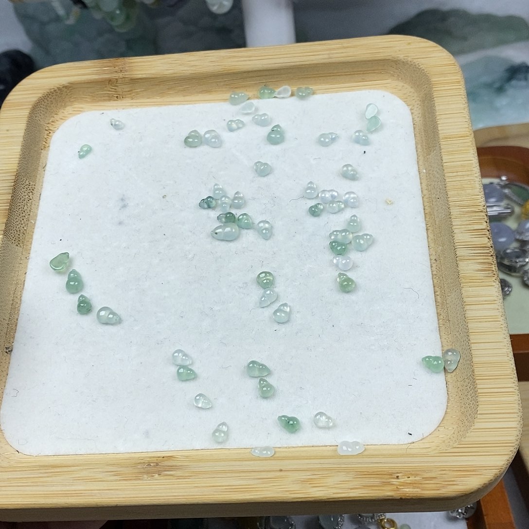翡翠戒指未镶嵌葫芦40一个
