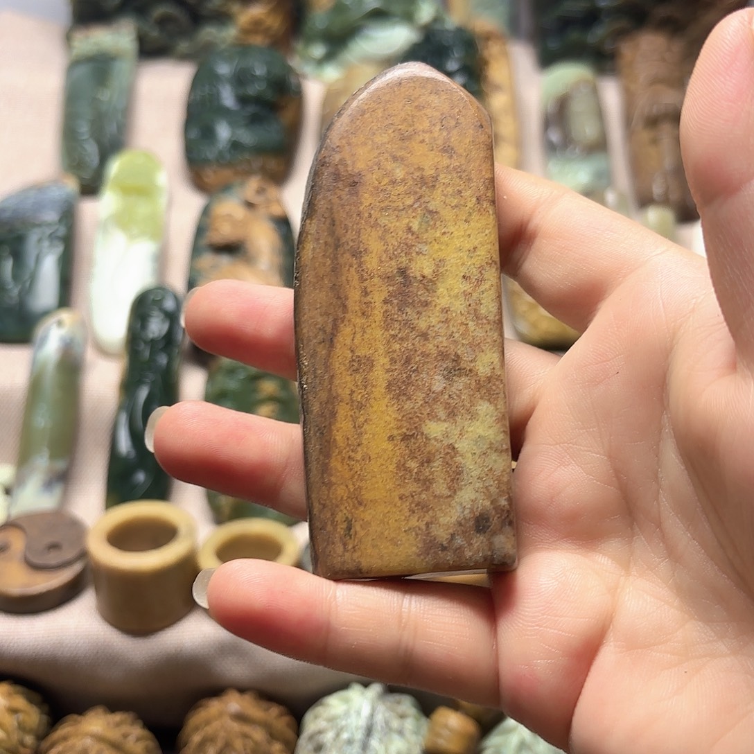 岫岩河磨玉（透闪石质玉）未镶嵌挂件