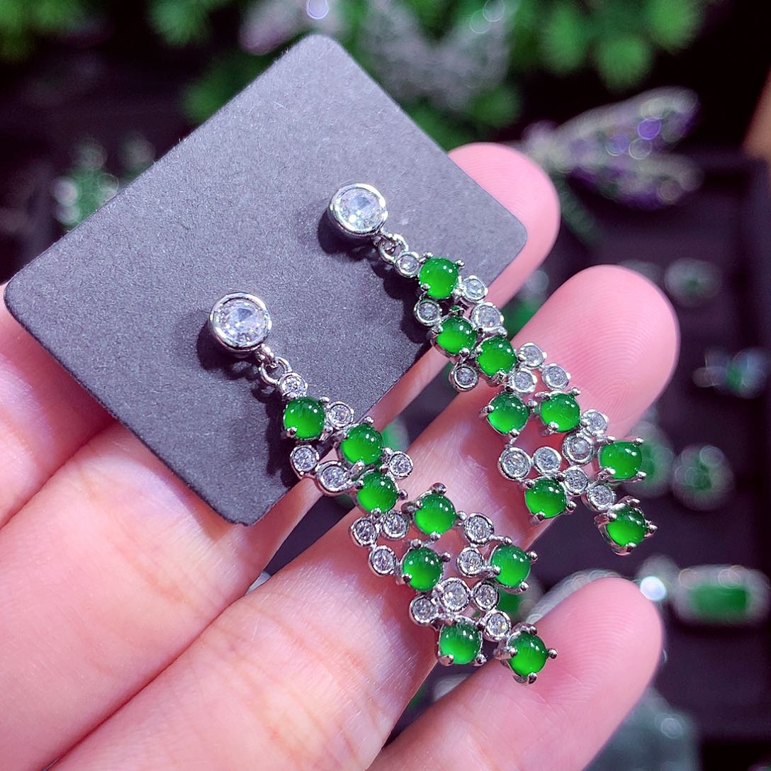 颈饰未镶嵌翡翠天然