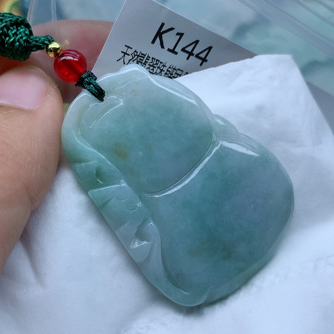 翡翠颈饰未镶嵌牌子