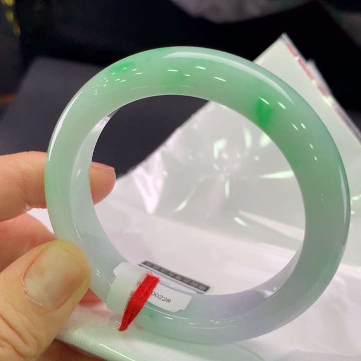 翡翠未镶嵌手镯正圈53