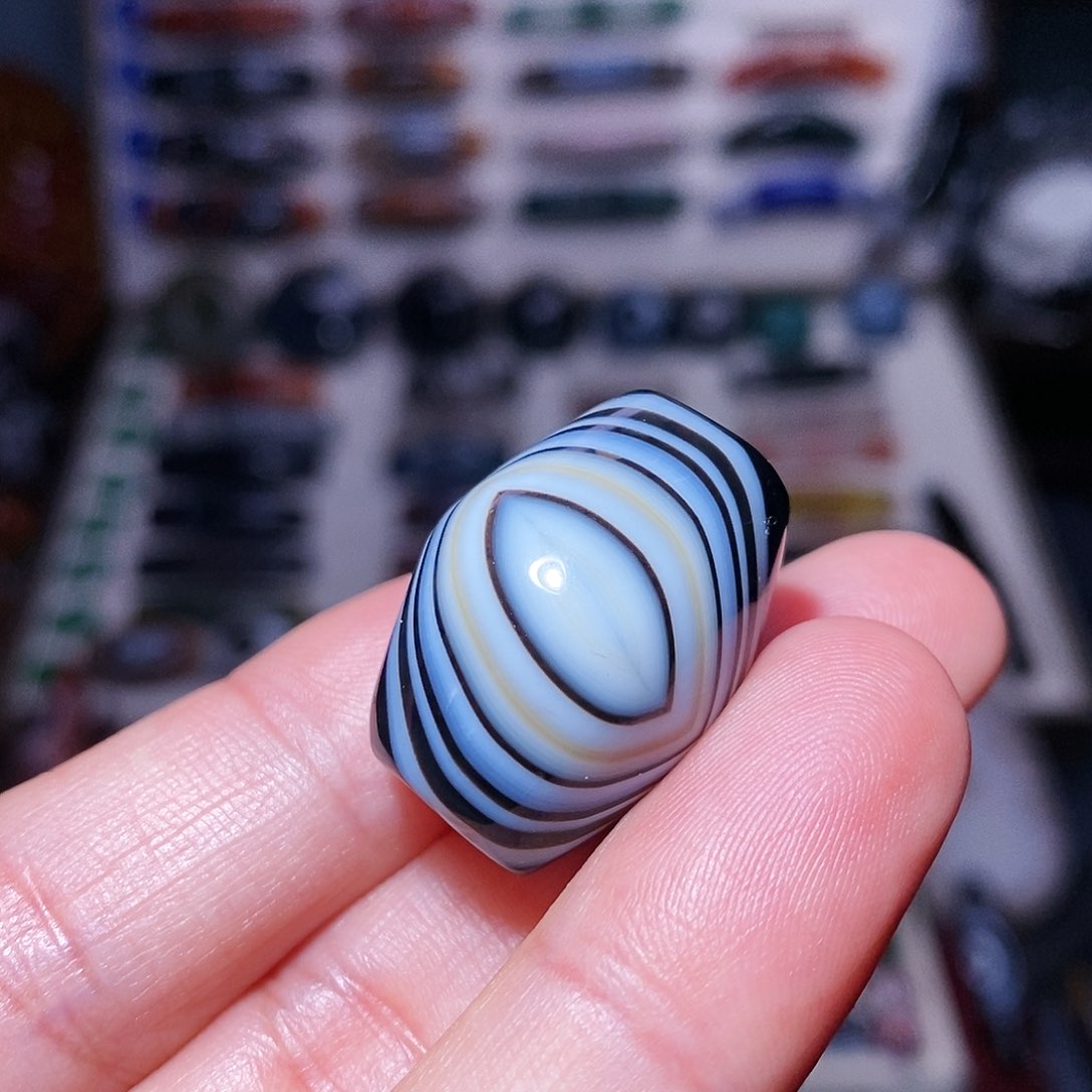 玛瑙吊坠未镶嵌…