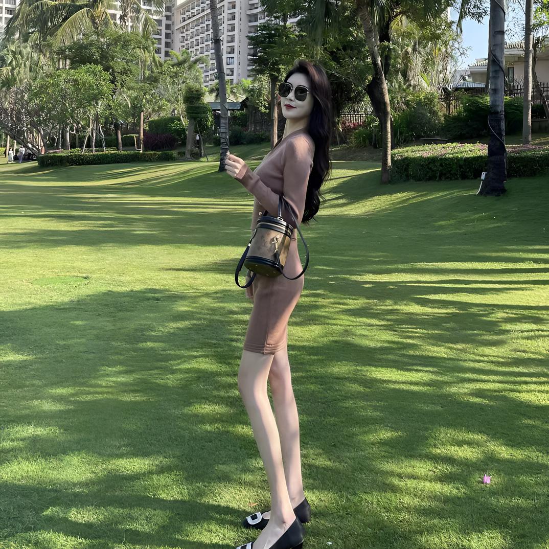 卡其色长袖针织上衣高腰半身裙两件套装秋冬厚款显瘦气质收腰修身