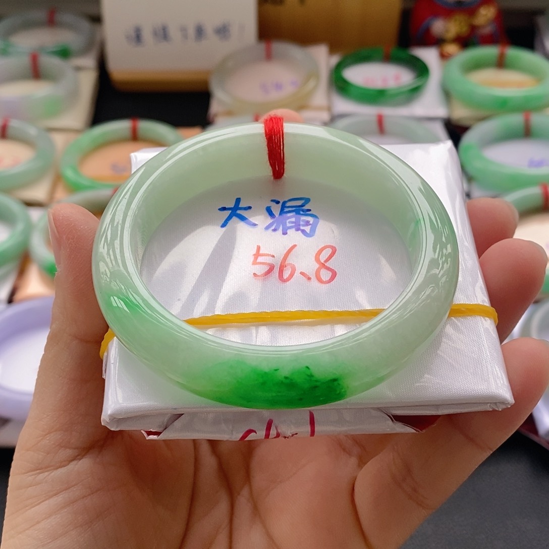 翡翠手镯未镶嵌1号