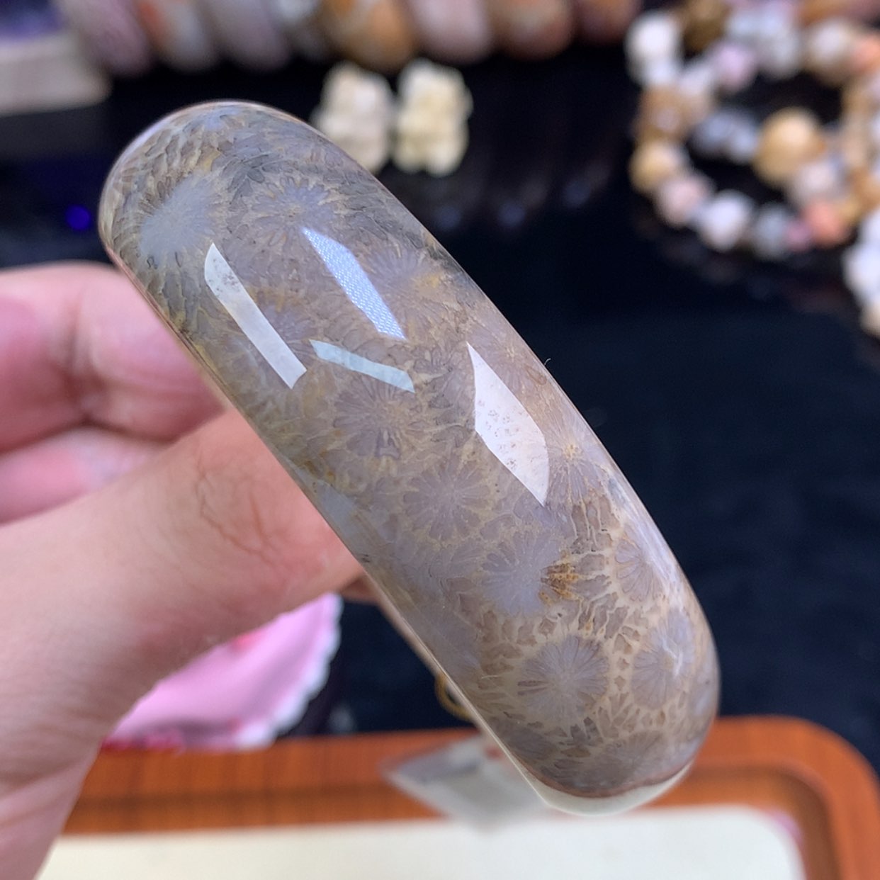 【闪购商品】颈饰未镶嵌硅化珊瑚（珊瑚玉）98号60.4圈卡其色大花花
