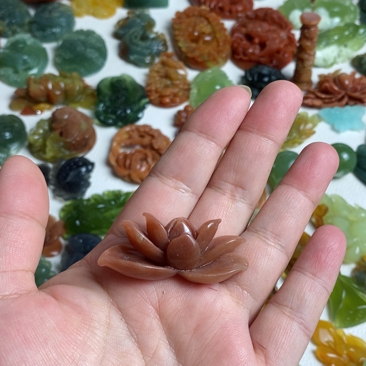 蛇纹石玉颈饰未镶嵌