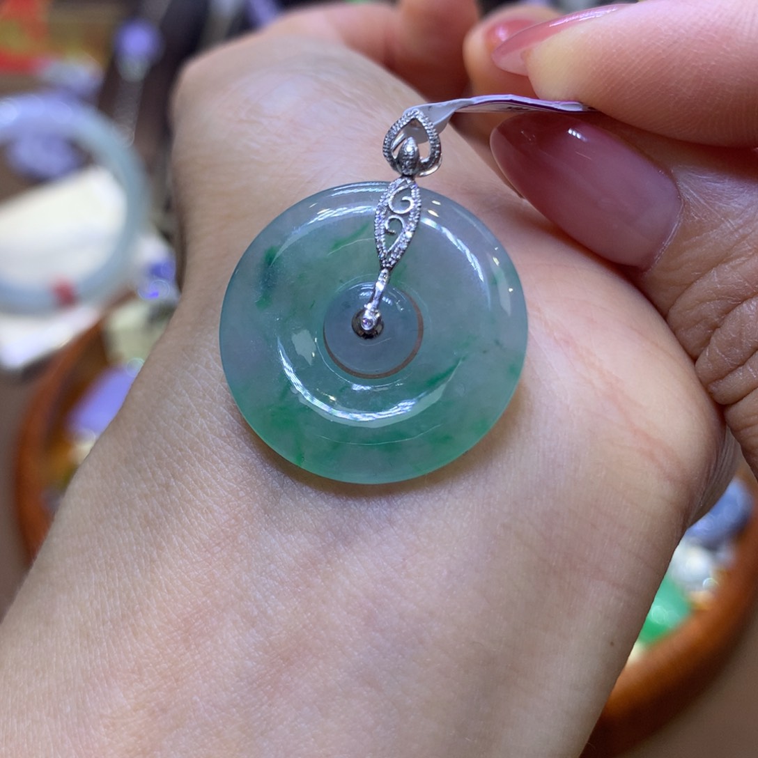 【闪购商品】翡翠18K金镶嵌颈饰翡翠