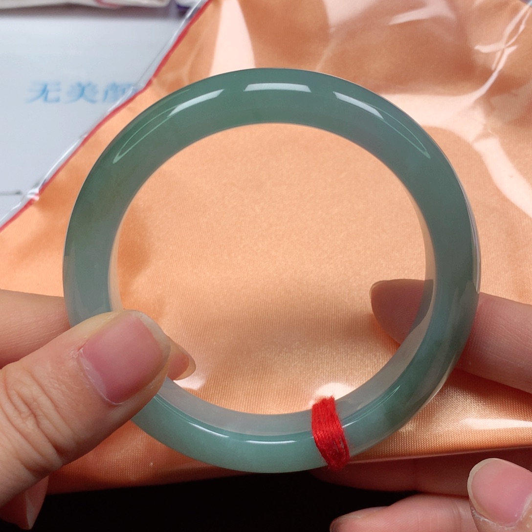 翡翠未镶嵌手镯冰胶甜绿飘花带黄翡5556