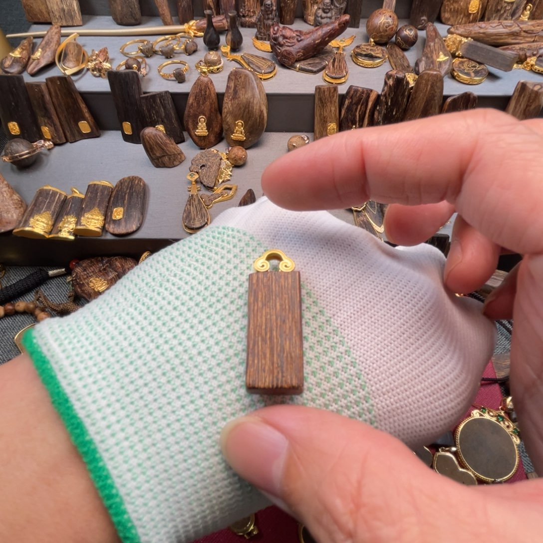 沉香吊坠沉香吊坠