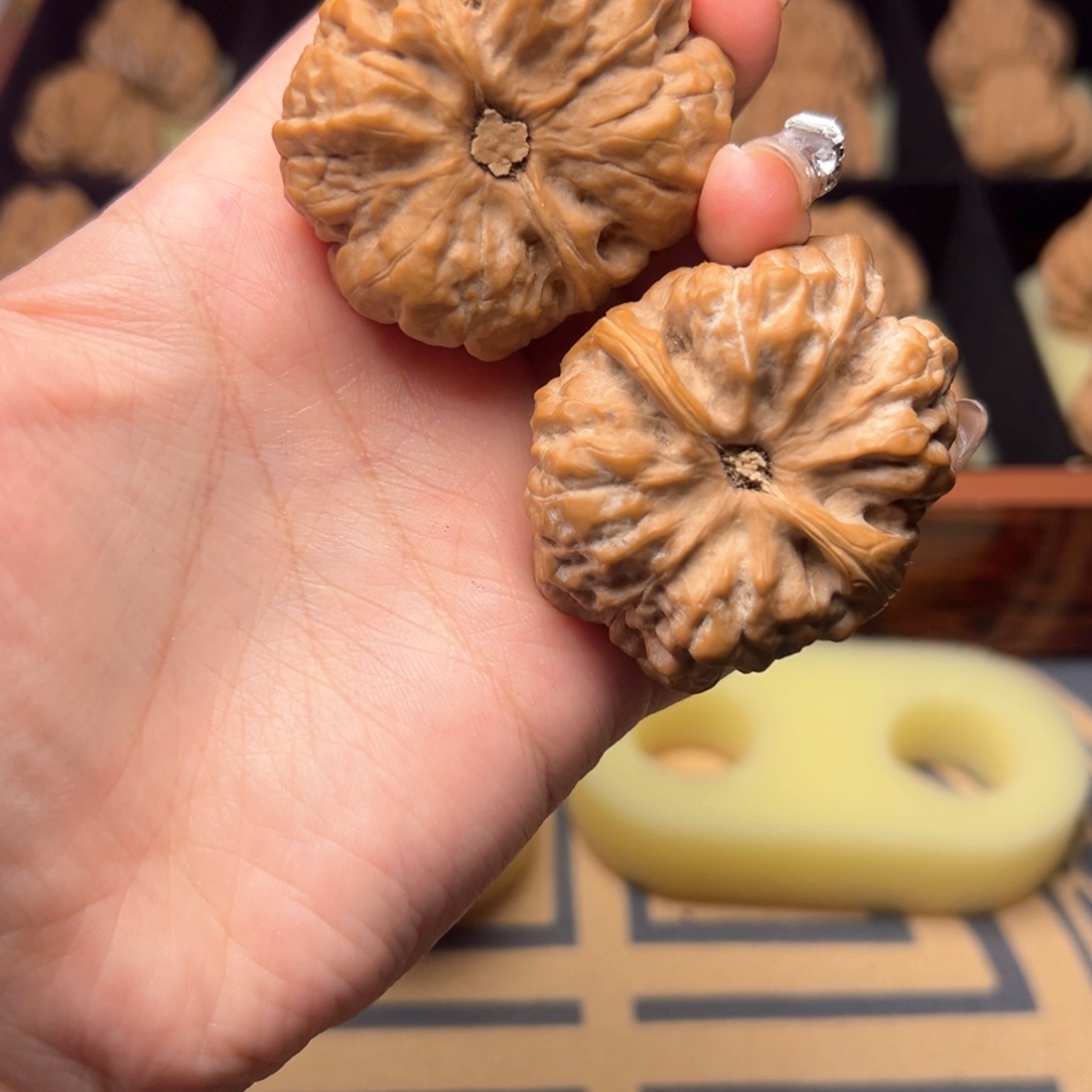 一***档文玩核桃把件蛤蟆头