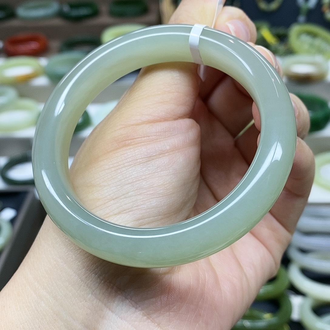 【闪购商品】未镶嵌手镯和田玉