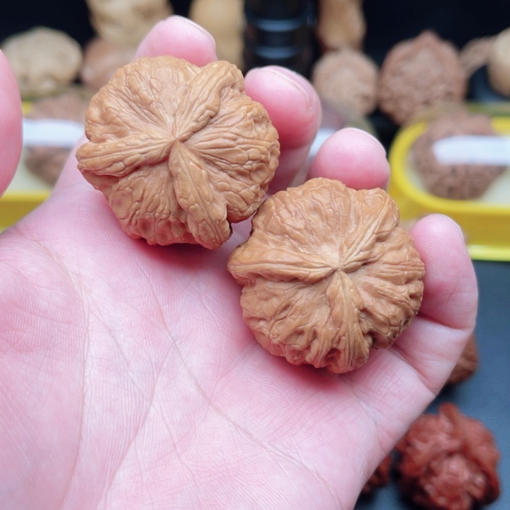 文玩核桃把件平谷元宝三棱38×38×37