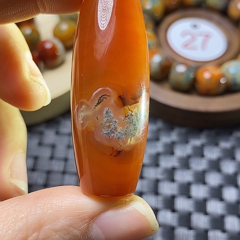 未镶嵌颈饰玛瑙/玉髓丽*