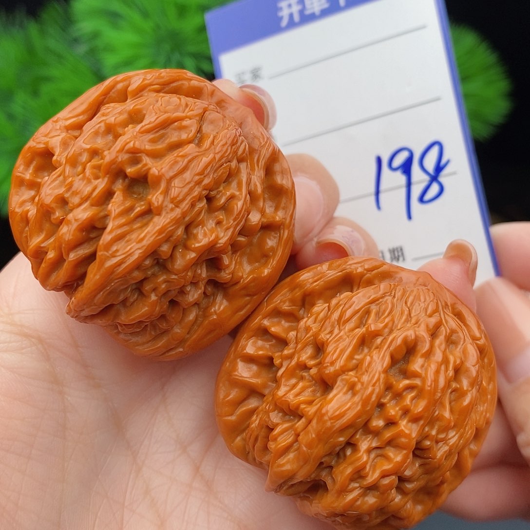 文玩核桃把件42虎头198