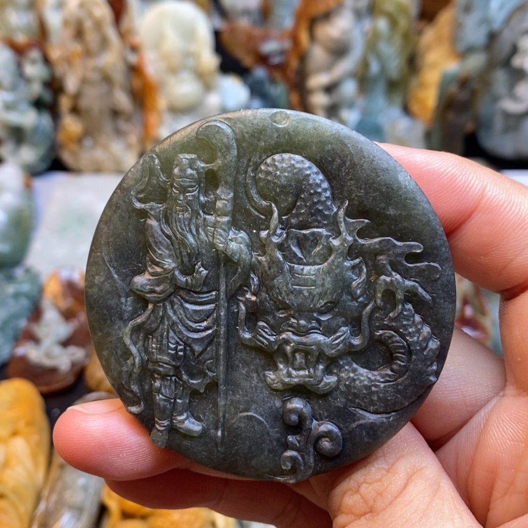 定制翡翠未镶嵌特色3