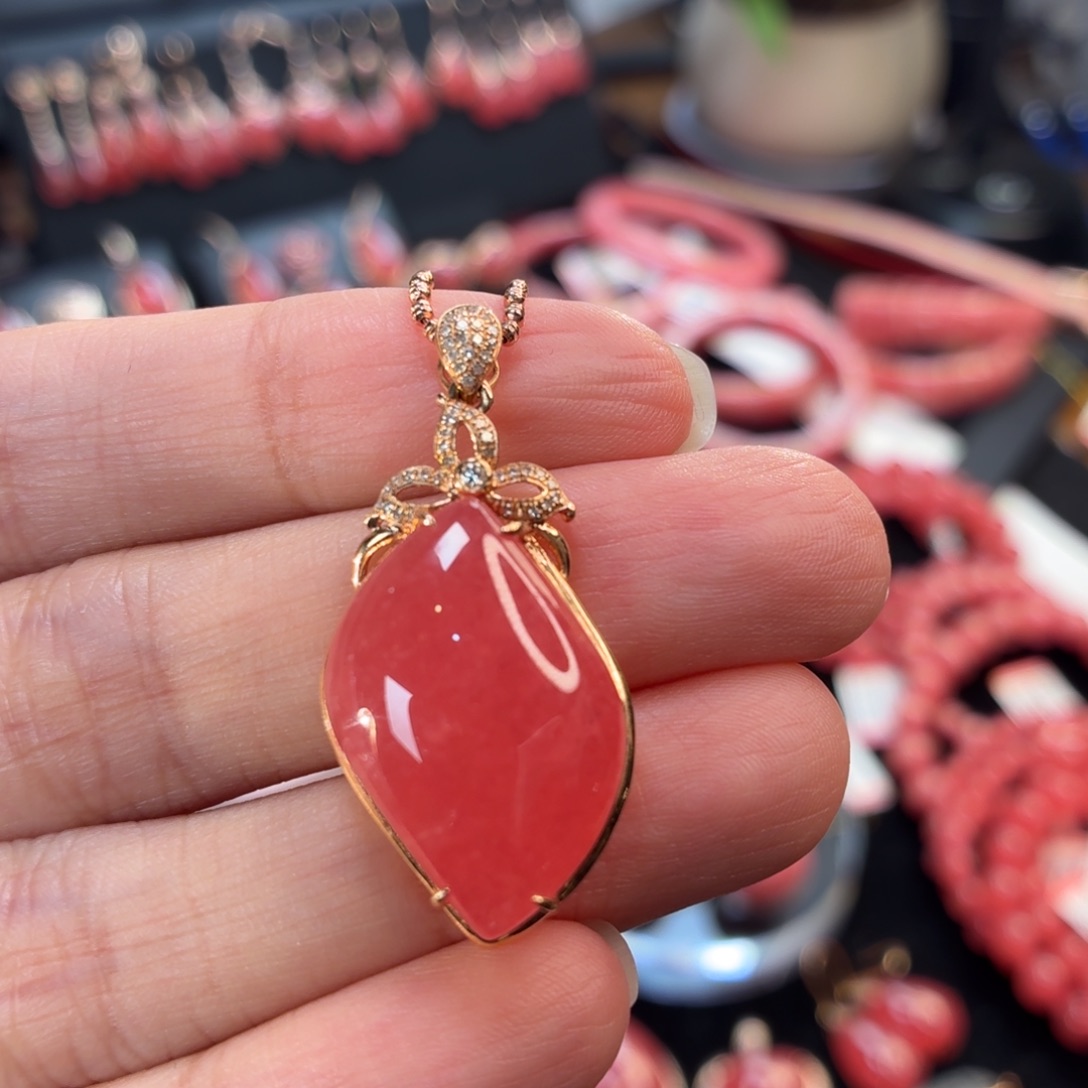 菱锰矿（红纹石）18K金镶嵌吊坠(不含链)