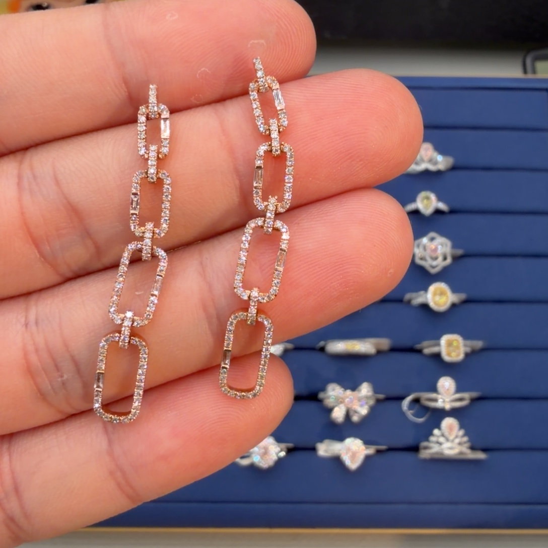 S***鱼18K金镶嵌钻石耳饰钻石耳环