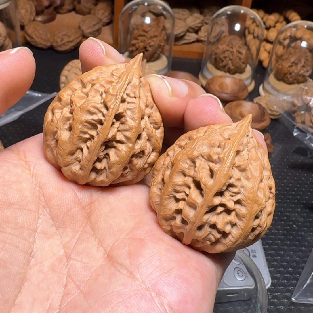 文玩核桃把件虎*草莓