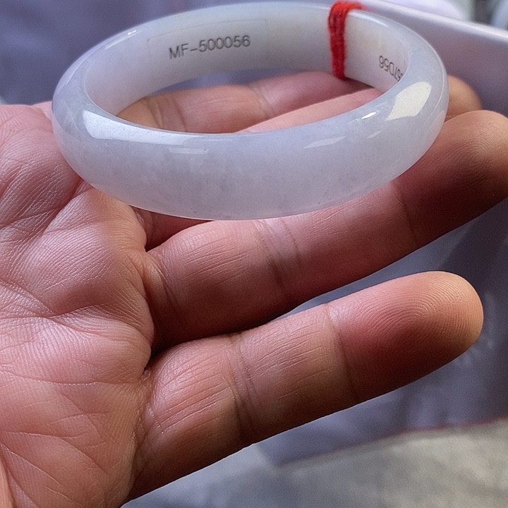 翡翠未镶嵌手镯5、正