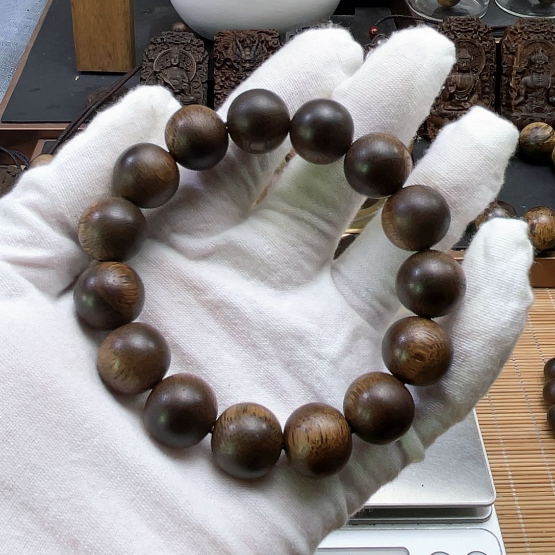 沉香手串小***哥芽庄黄奇