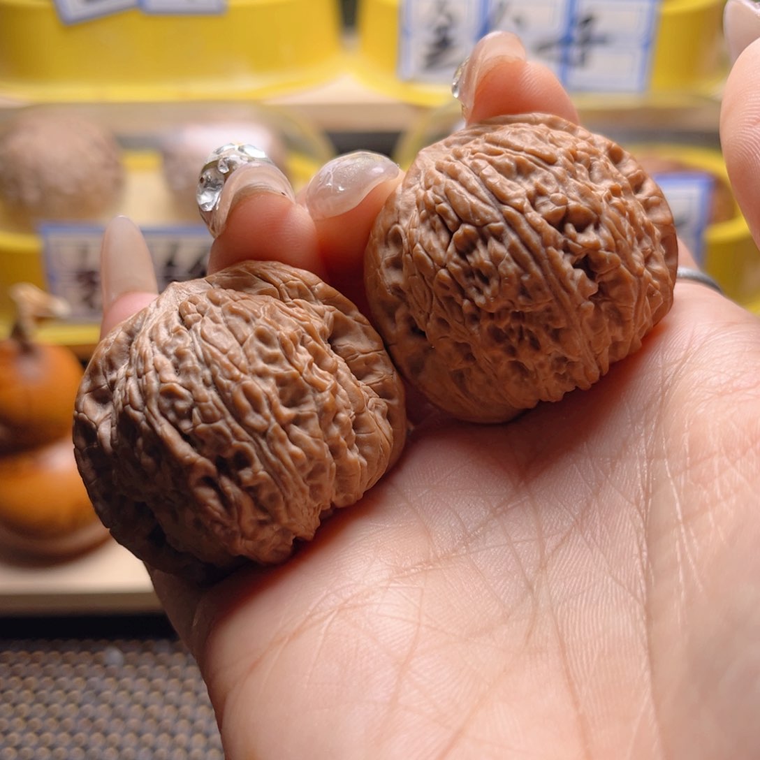 文玩核桃把件泥鳅背