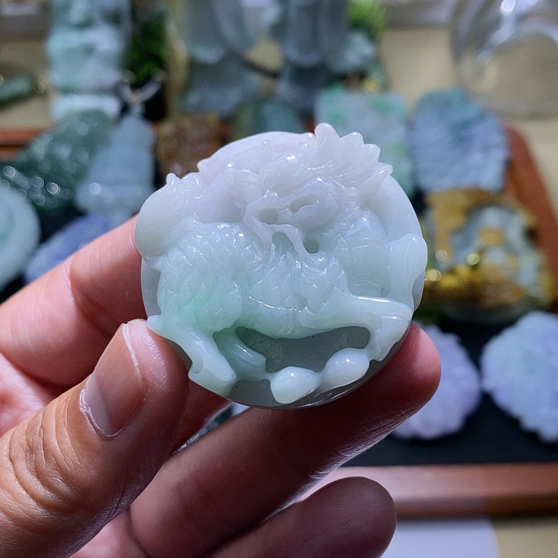 【闪购商品】翡翠颈饰未镶嵌麒麟