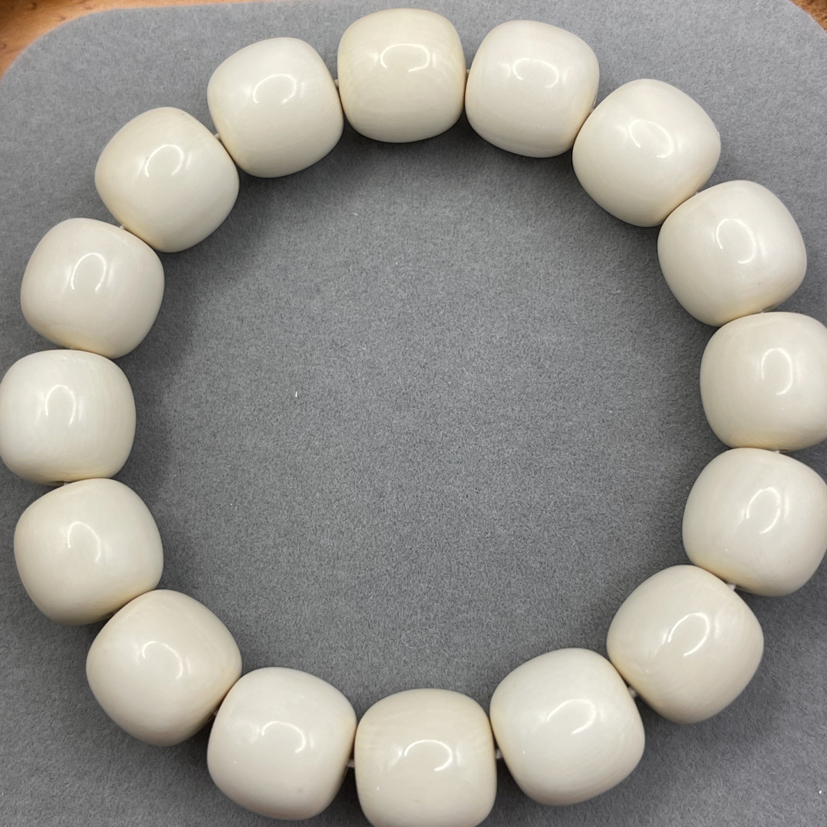 （猛犸牙）冰料13.5x13纯肉老型手串。