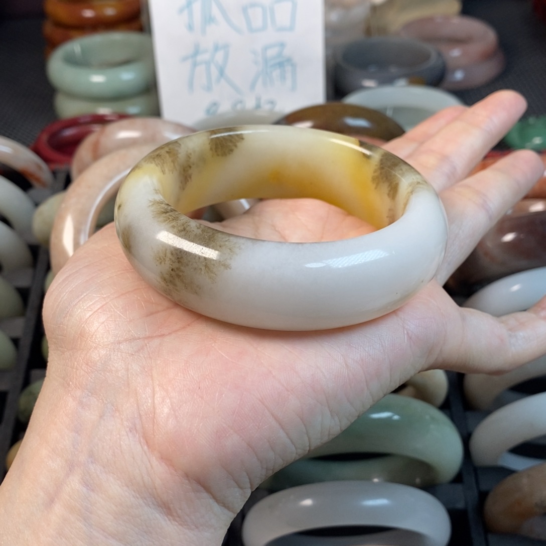 未镶嵌手镯石英质玉敬*