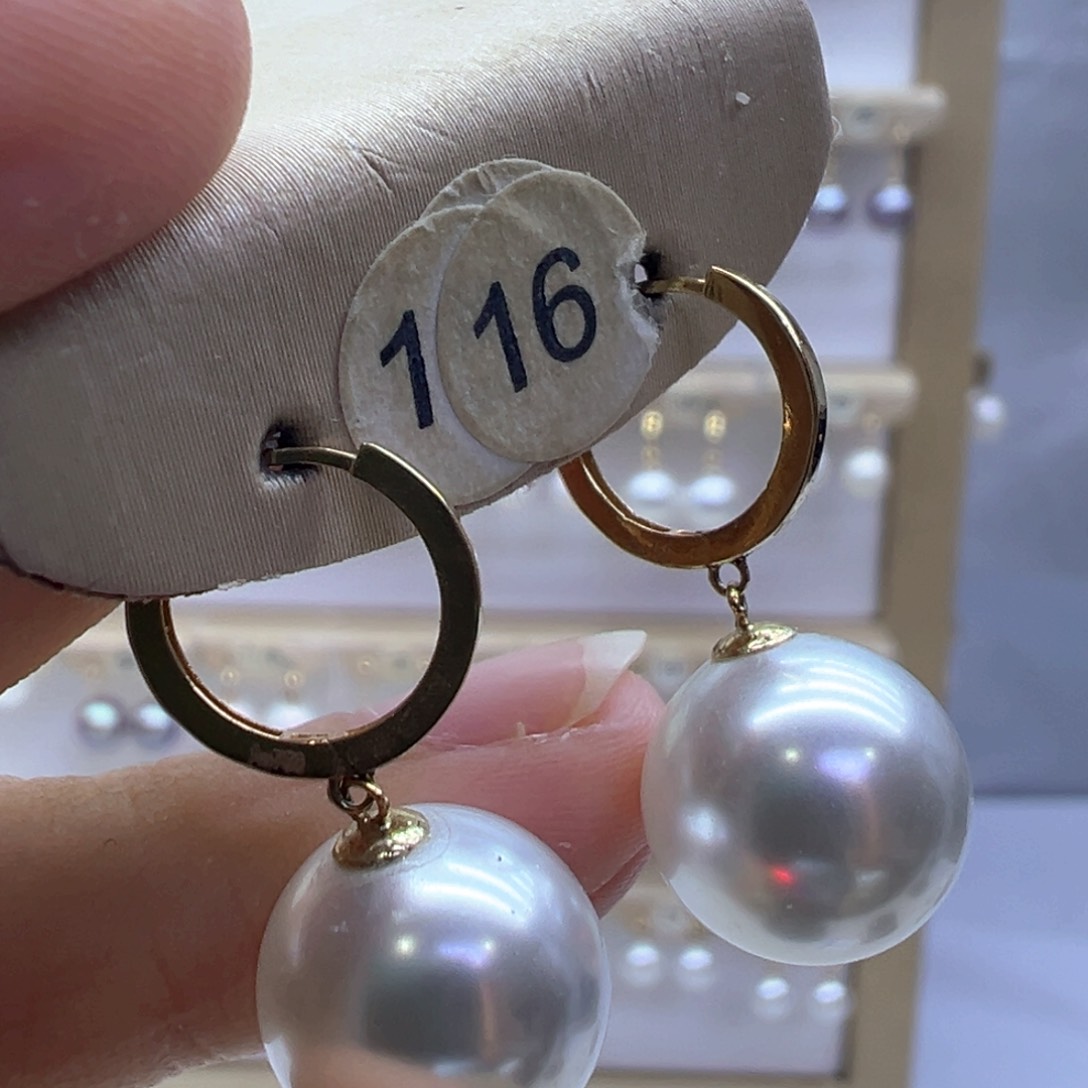 18K金镶嵌淡水珍珠耳饰