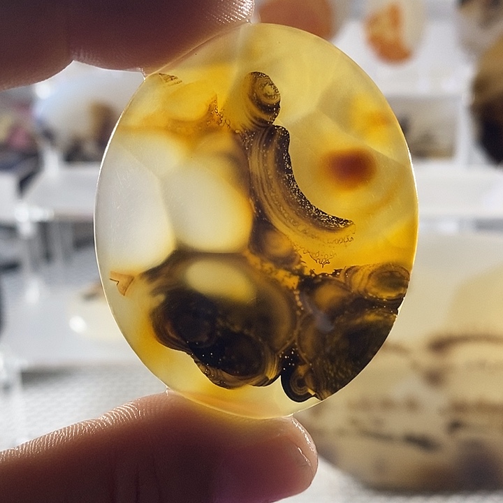 伊***5玛瑙/玉髓未镶嵌颈饰