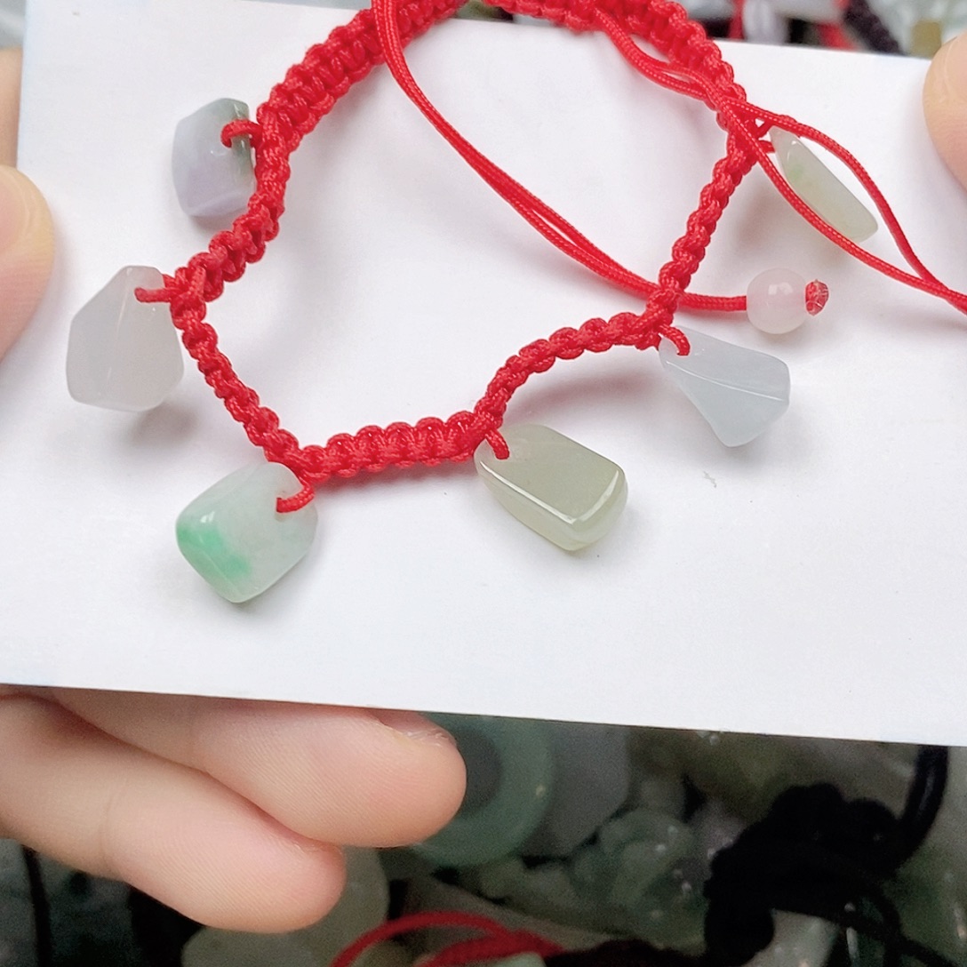 翡翠未镶嵌颈饰脚